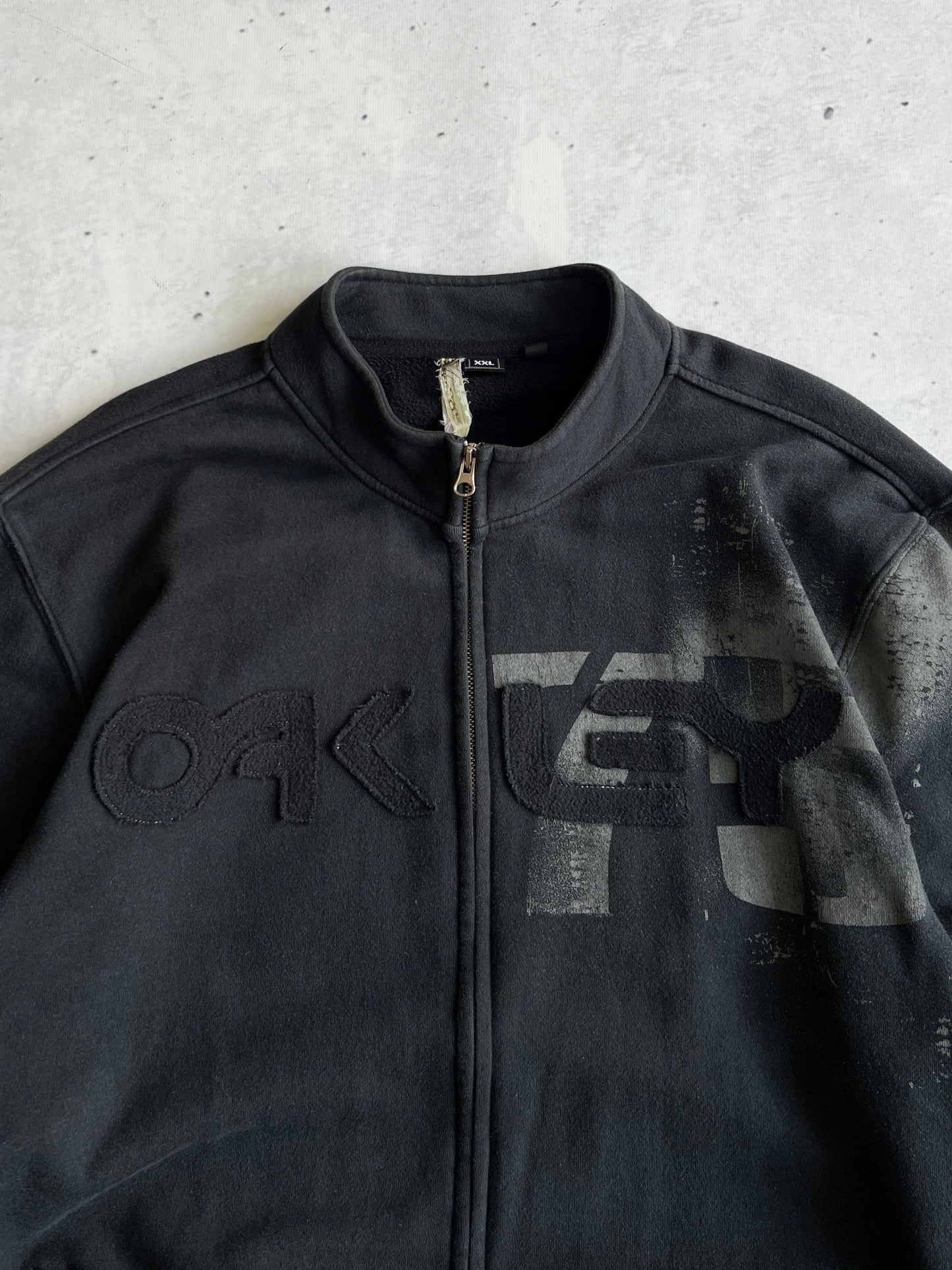 00's Oakley Heavyweight Spell Out Zip Up Sweatshirt (XXL)