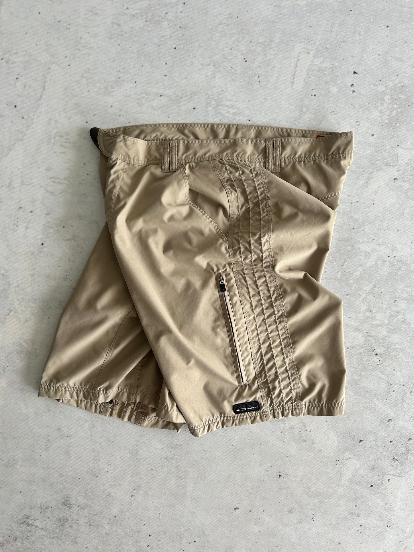 90's Oakley Multi Zip Utility Shorts (W38)