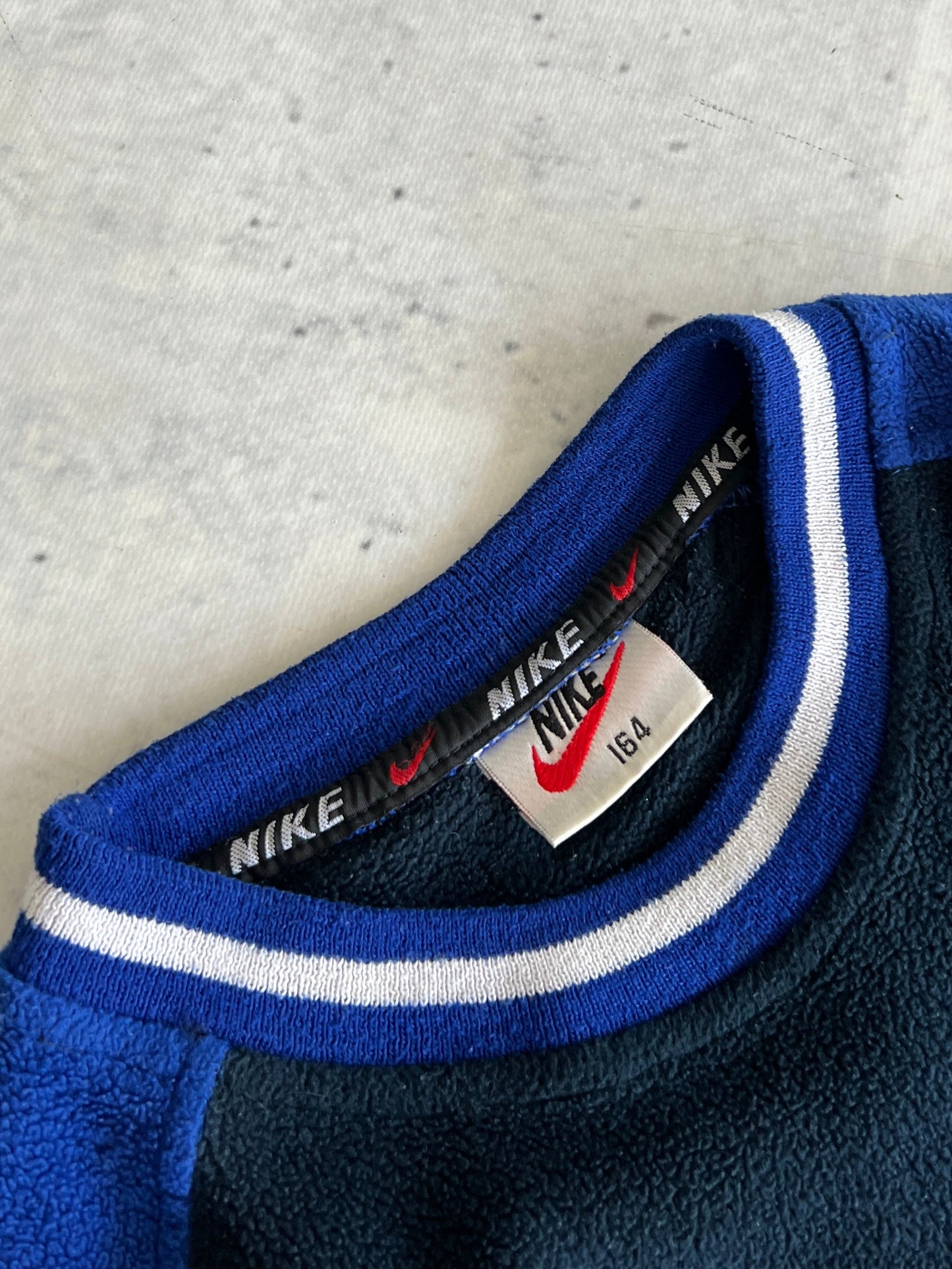 90's Nike Embroidered Spell Out Fleece Sweatshirt (XS/S)