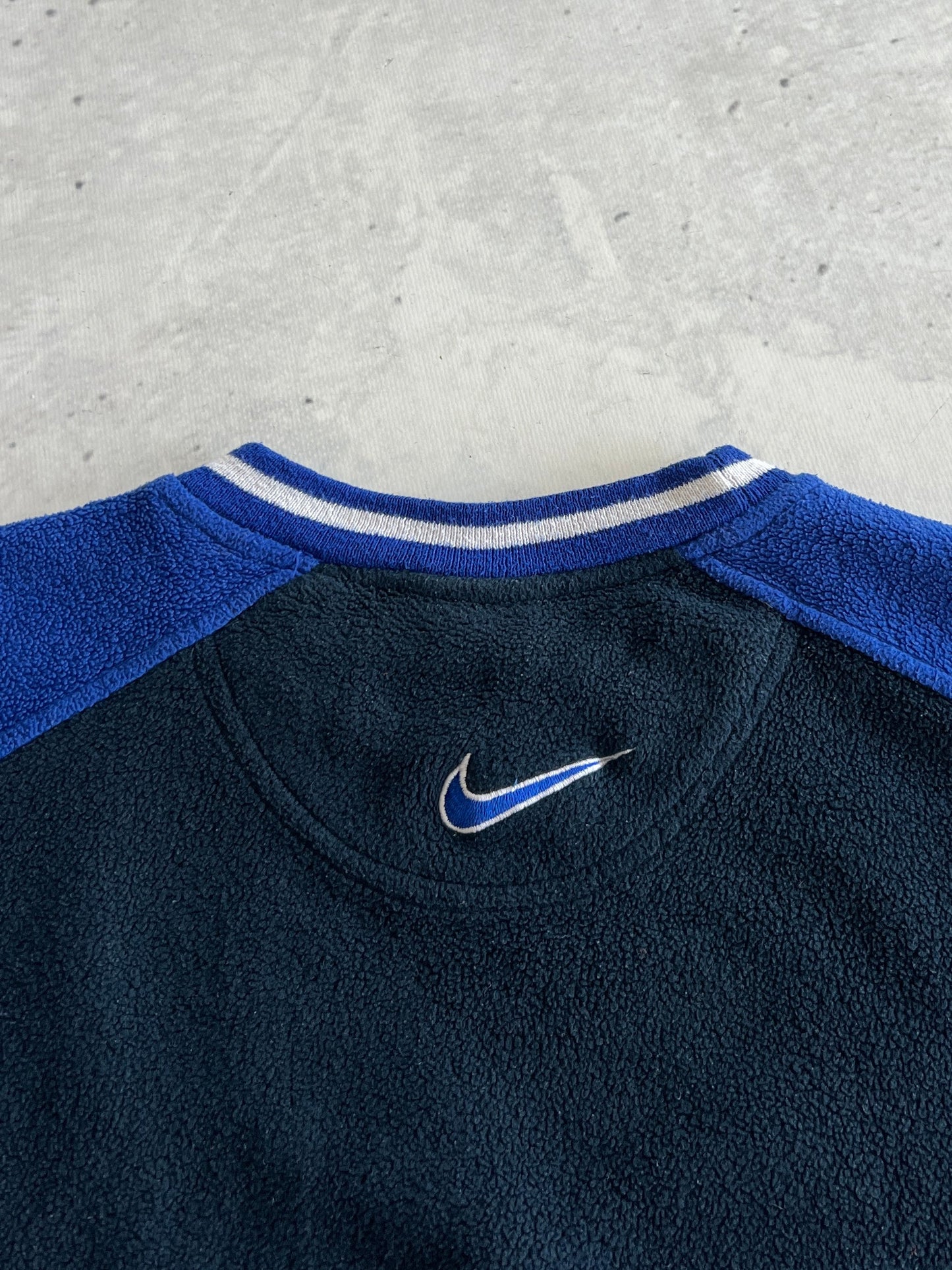 90's Nike Embroidered Spell Out Fleece Sweatshirt (XS/S)