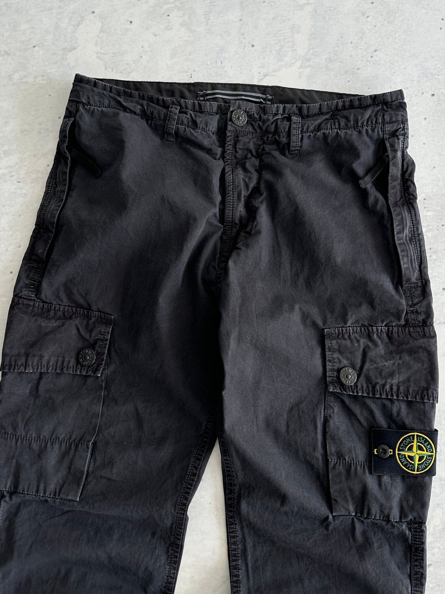 Stone Island heavyweight Cargo Pants (W32 x L30)
