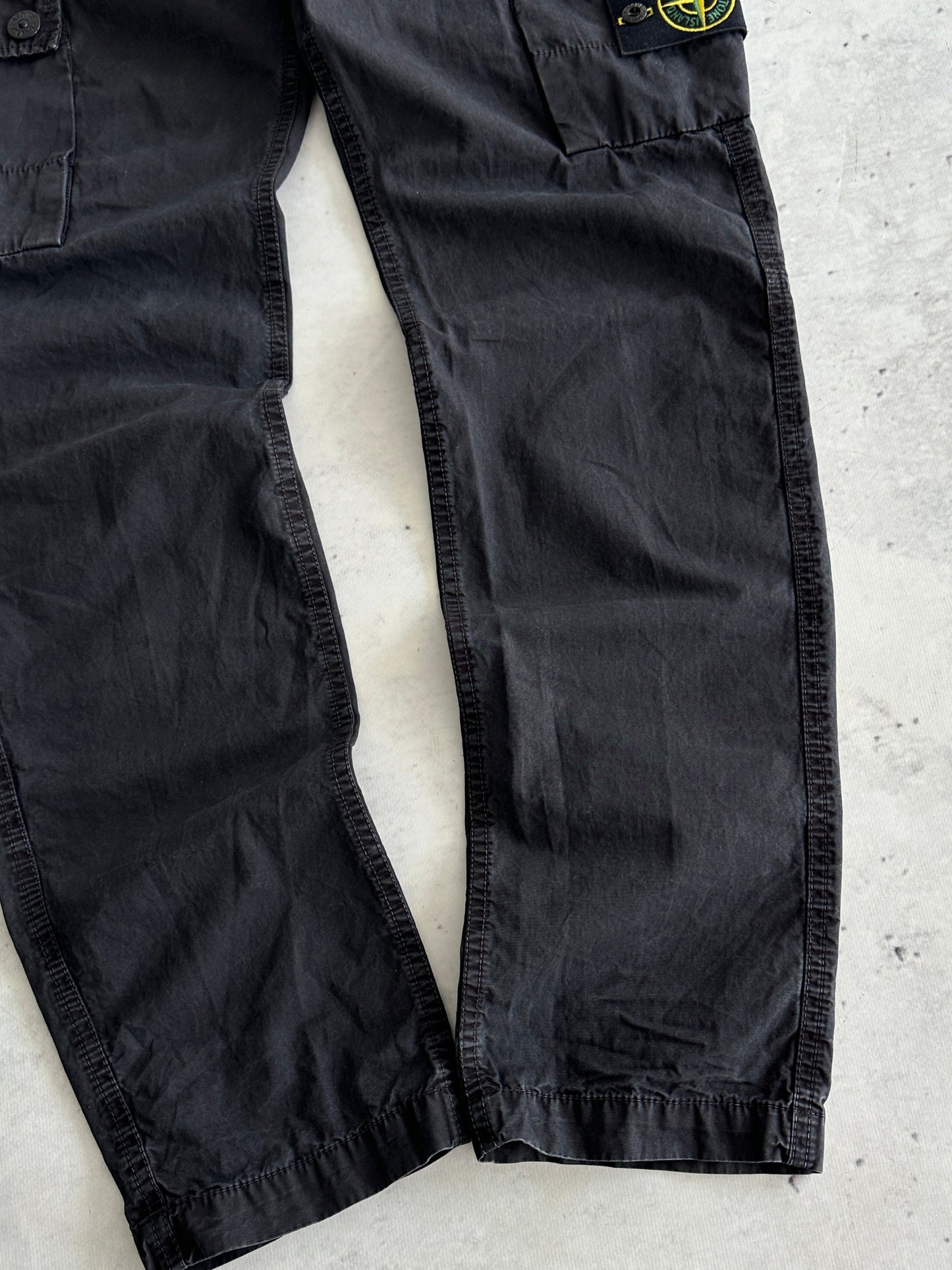Stone Island heavyweight Cargo Pants (W32 x L30)