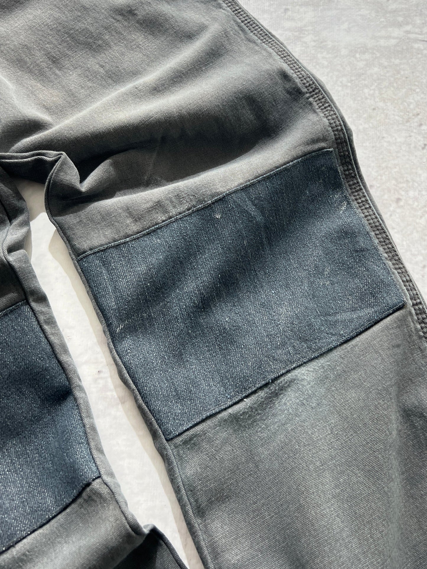 Vintage Carhartt work pants (W31 x L32)