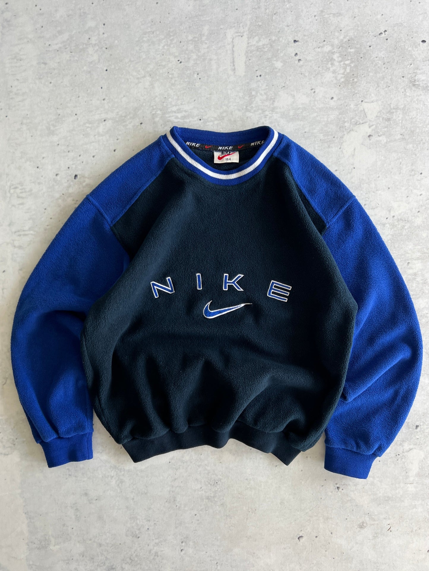 90's Nike Embroidered Spell Out Fleece Sweatshirt (XS/S)