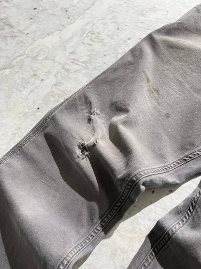 Vintage Carhartt carpenter work pants (W32 x L34)